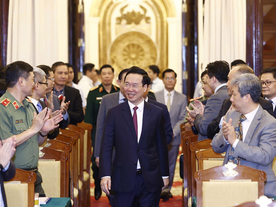 Sáng 6/4, tại Hà Nội, Chủ tịch nước Võ Văn Thưởng, Trưởng Ban Chỉ đạo, dự và phát biểu chỉ đạo Hội nghị Tổng kết 10 năm thực hiện Nghị quyết Trung ương 8 khóa XI về “Chiến lược bảo vệ Tổ quốc trong tình hình mới” do Ban Cán sự Đảng Bộ Ngoại giao tổ chức. (Ảnh: Thống Nhất/TTXVN)