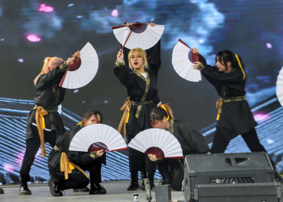 Tiết mục nhảy K-pop tại Lễ hội. (Ảnh: Tuấn Đức/TTXVN)