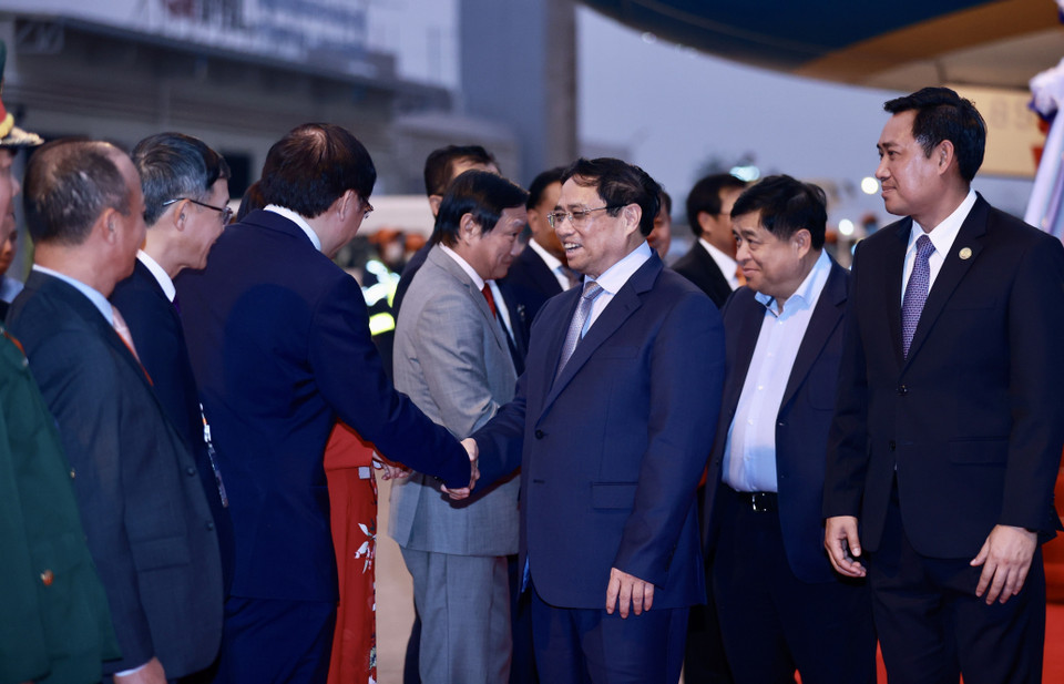 Lễ đón Thủ tướng Phạm Minh Chính tại Vientiane, Lào. (Ảnh: Dương Giang/TTXVN)