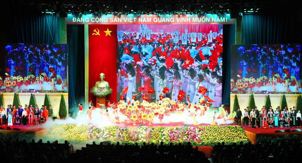 Chương trình nghệ thuật chào mừng Lễ kỷ niệm. (Ảnh: Phương Hoa/TTXVN)