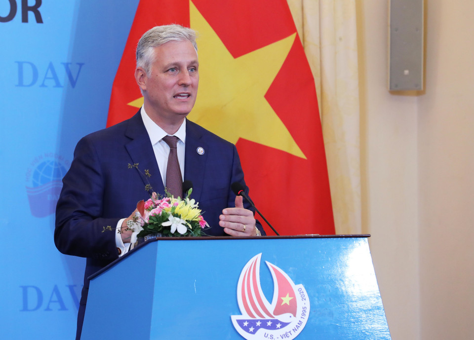 Cố vấn An ninh Quốc gia Mỹ Robert O’Brien nói chuyện với sinh viên Học viên Ngoại giao tại Hà Nội. (Ảnh: Lâm Khánh/TTXVN)