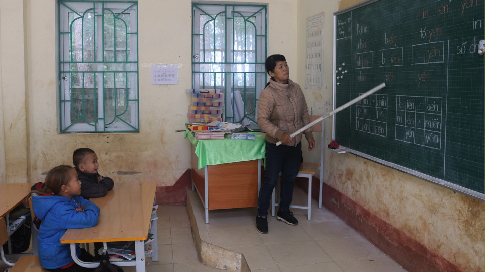 Một giờ lên lớp của giáo viên tại điểm trường Sỹ Điêng, xã Thượng Thôn, huyện Hà Quảng, tỉnh Cao Bằng. (Ảnh: Chu Hiệu/TTXVN)