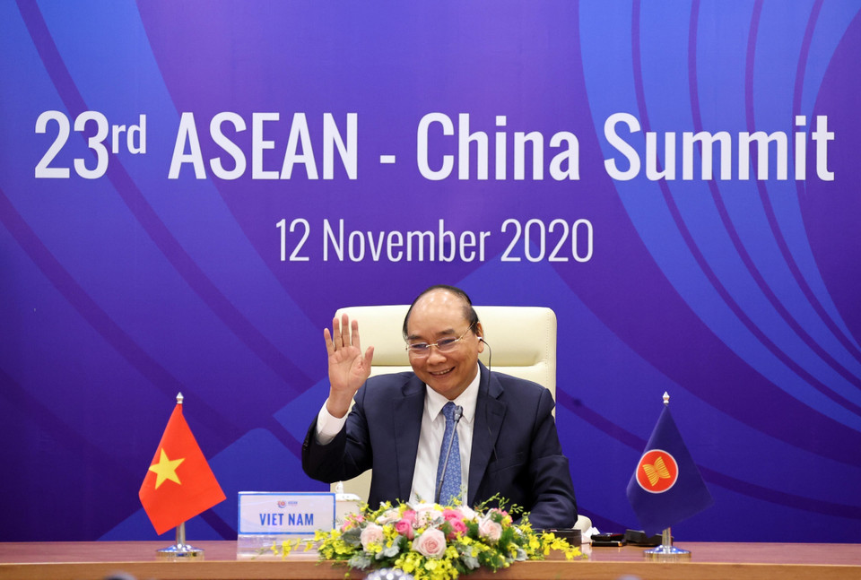 Thủ tướng Nguyễn Xuân Phúc, Chủ tịch ASEAN 2020 dự Hội nghị Cấp cao ASEAN-Trung Quốc lần thứ 23. (Ảnh: Thống Nhất/TTXVN)