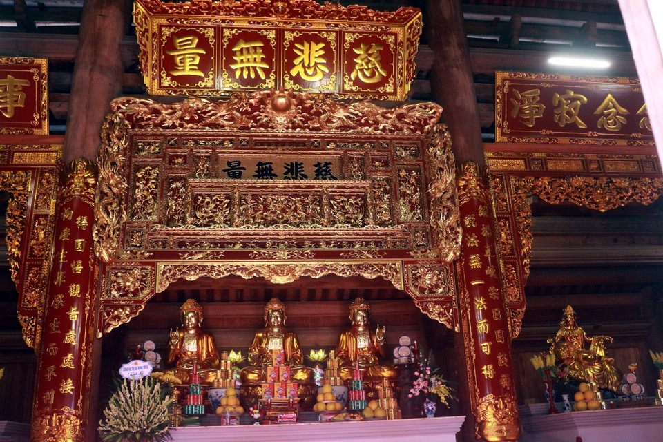 Gian thờ chính điện của chùa. (Nguồn: TTXVN phát)