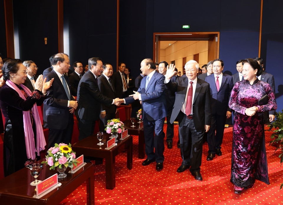 Tổng Bí thư, Chủ tịch nước Nguyễn Phú Trọng cùng các đồng chí lãnh đạo Đảng, Nhà nước tới tham dự buổi lễ. (Ảnh: Trí Dũng/TTXVN)