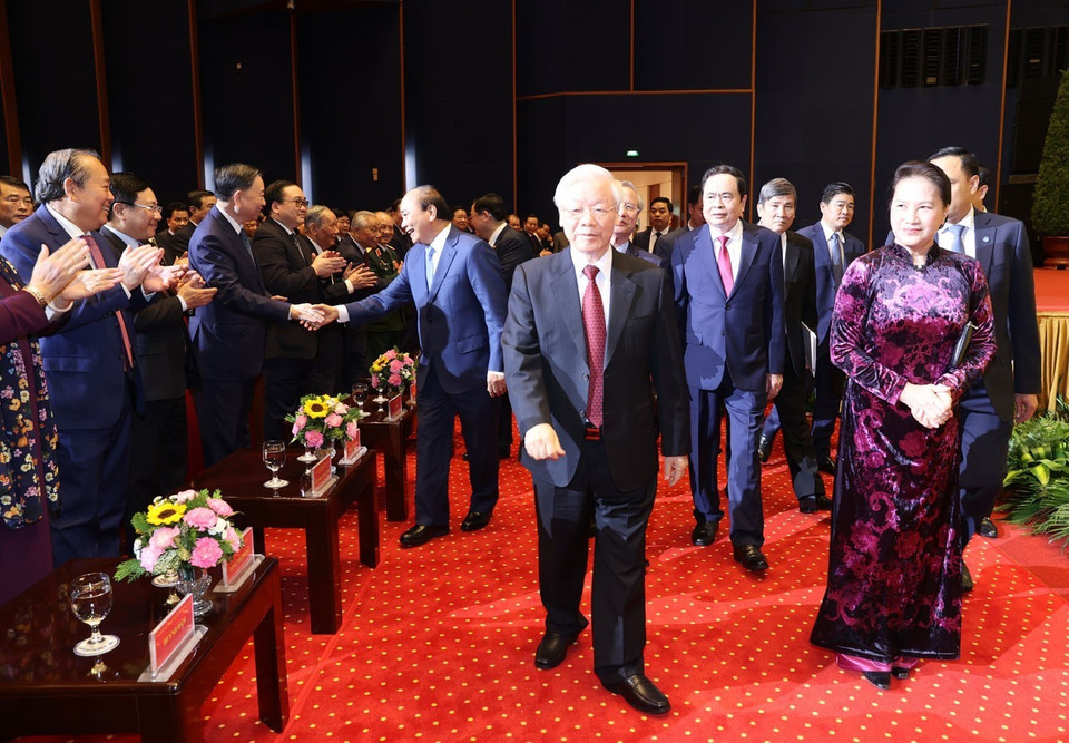 Tổng Bí thư, Chủ tịch nước Nguyễn Phú Trọng cùng các đồng chí lãnh đạo Đảng, Nhà nước tới tham dự buổi lễ. (Ảnh: Trí Dũng/TTXVN)