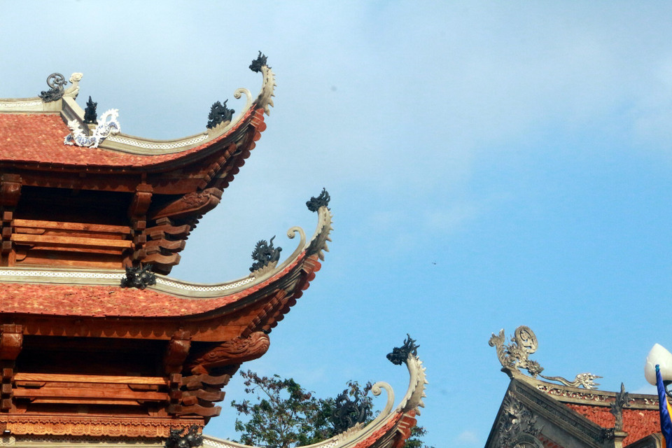 Phần mái chùa được làm theo lối kiến trúc nhà Trần. (Nguồn: TTXVN phát)