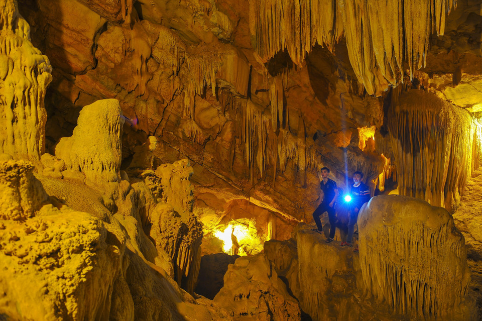 Ngày nay, nơi đây được mệnh danh là chốn bồng lai tiên cảnh khi hội tụ đầy đủ 'địa ngục-trần gian-thiên đường' nơi đất Cố Đô. (Ảnh: Minh Đức/TTXVN)
