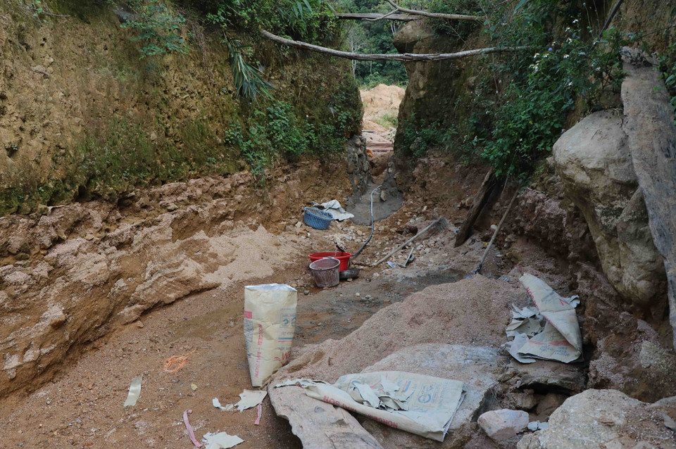 Cận cảnh khu vực cửa thoát của bể lắng cát được cải tạo, xây dựng. (Ảnh: Xuân Tiến/TTXVN)