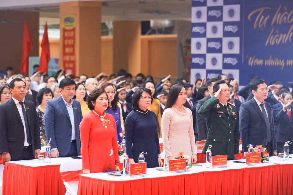 Phó Chủ tịch nước Đặng Thị Ngọc Thịnh cùng các đại biểu dự lễ. (Ảnh: Thanh Tùng/TTXVN)