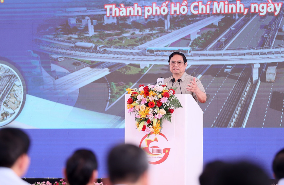 Thủ tướng Phạm Minh Chính phát lệnh khởi công Dự án đầu tư xây dựng đường Vành đai 3 Thành phố Hồ Chí Minh và 2 cao tốc Biên Hòa-Vũng Tàu, Khánh Hòa-Buôn Ma Thuột. (Ảnh: Dương Giang/TTXVN)