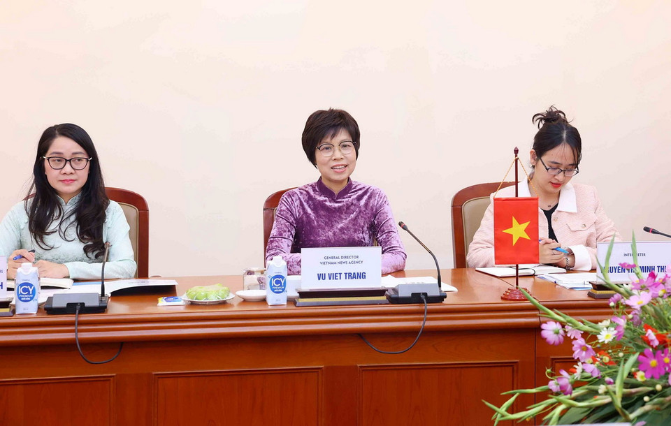 Chiều 10/12/2024, tại trụ sở Thông tấn quốc gia, số 5 Lý Thường Kiệt-Hà Nội, bà Vũ Việt Trang, Bí thư Đảng ủy, Tổng Giám đốc Thông tấn xã Việt Nam hội đàm với Chủ tịch kiêm Giám đốc điều hành Yonhap Hwang Dae-il. (Ảnh: Phạm Kiên/TTXVN)