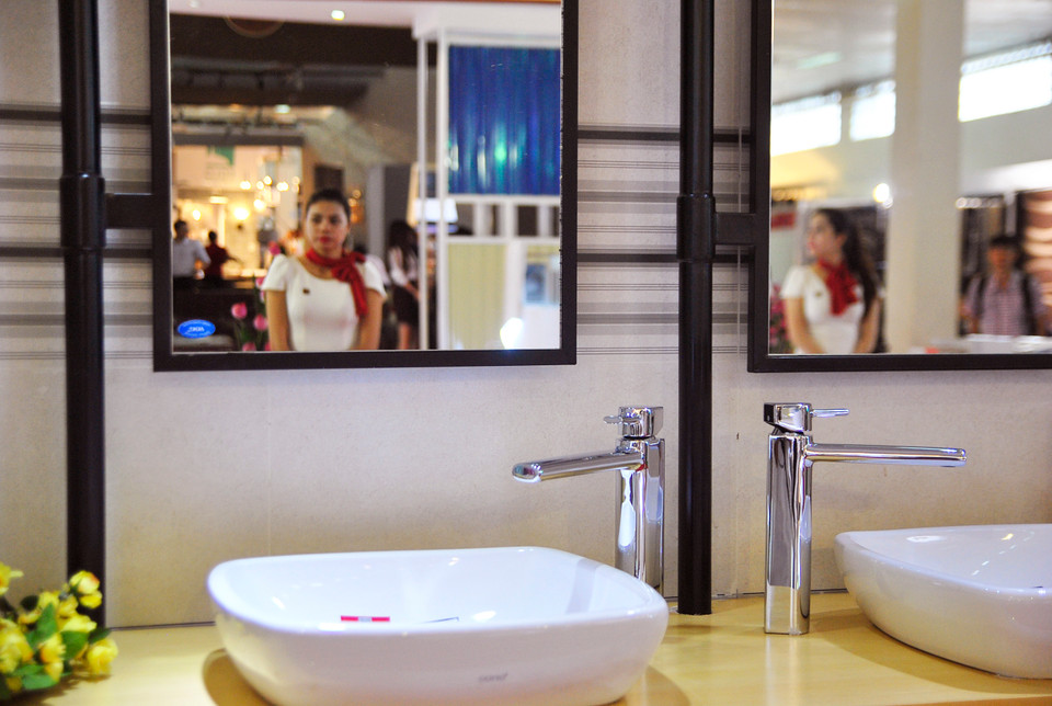 Triển lãm thu hút sự tham gia của gần 1.260 gian hàng với sản phẩm mới, công nghệ tiên tiến của hơn 400 đơn vị. (Ảnh: Võ Phương/Vietnam+)