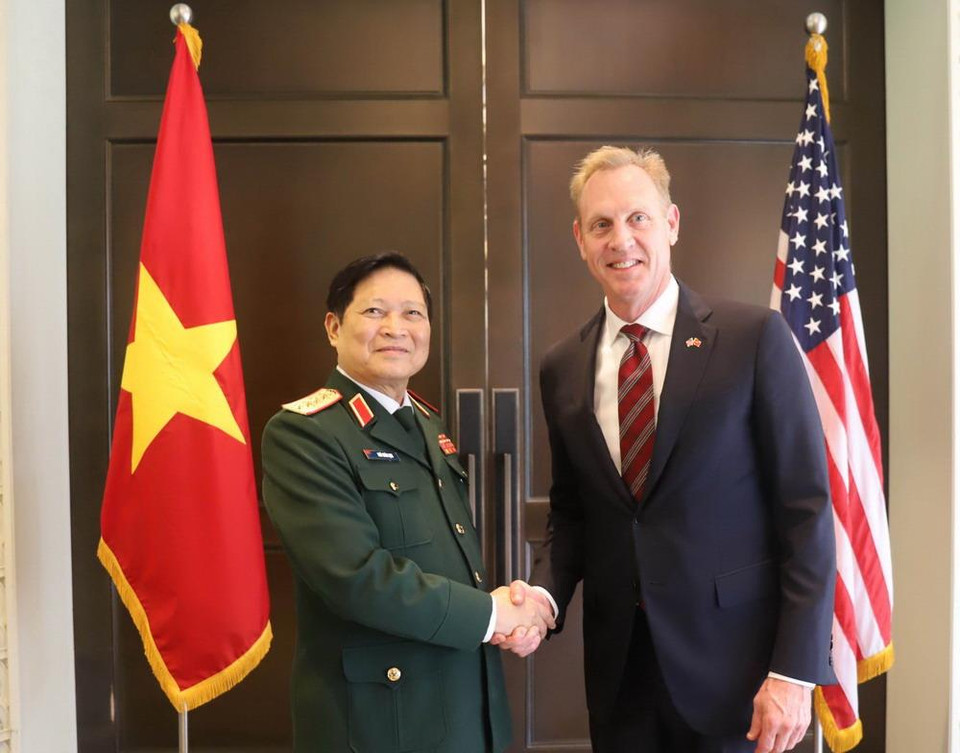 Bộ trưởng Quốc phòng Việt Nam Ngô Xuân Lịch và Quyền Bộ trưởng Quốc phòng Mỹ Patrick Shanahan. (Ảnh: Xuân Vịnh/TTXVN)