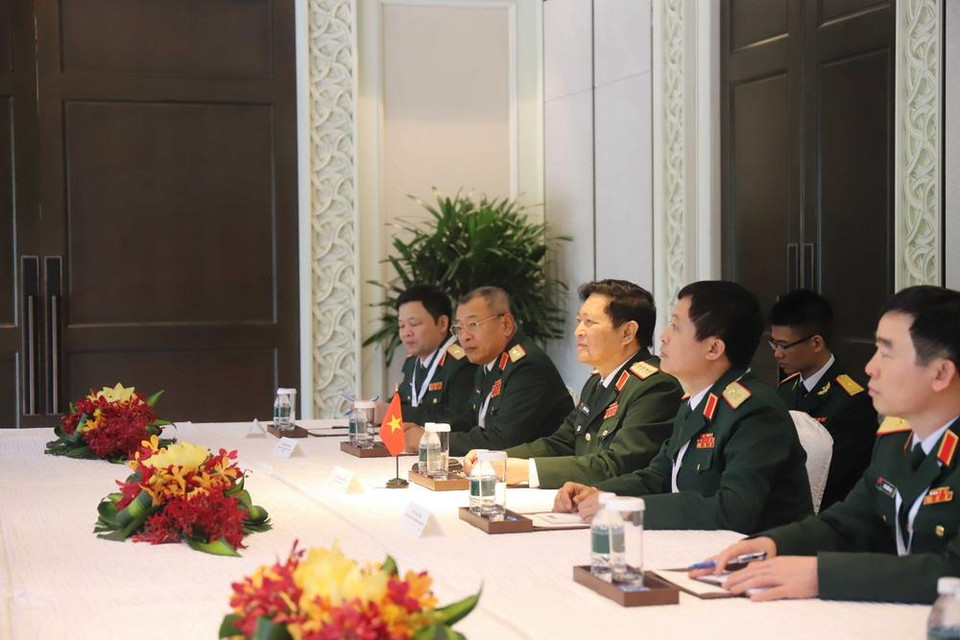 Đoàn đại biểu Việt Nam tại cuộc gặp giữa Bộ trưởng Quốc phòng Việt Nam Đại tướng Ngô Xuân Lịch và Quyền Bộ trưởng Quốc phòng Mỹ Patrick Shanahan. (Ảnh: Xuân Vịnh/TTXVN)