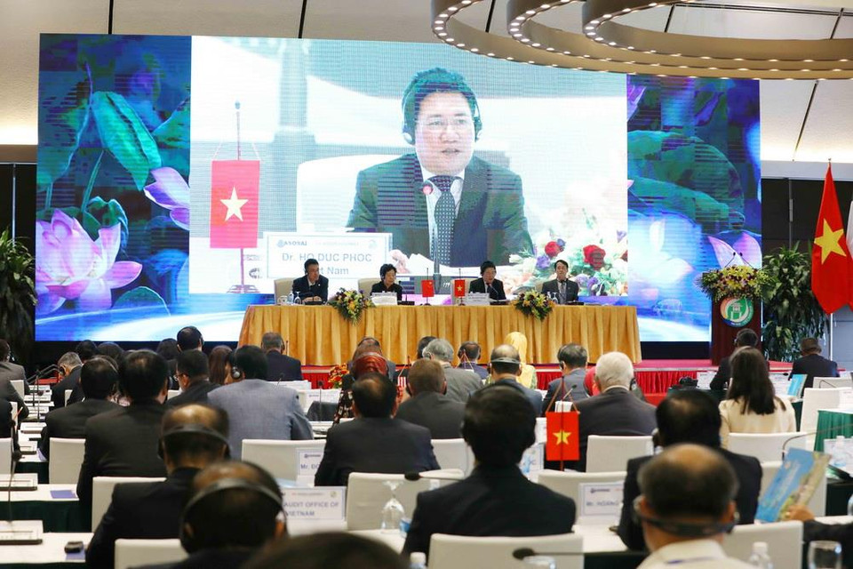 Việt Nam đã tổ chức thành công nhiều hội nghị quốc tế quan trọng, trong đó có Đại hội Các cơ quan Kiểm toán tối cao châu Á lần thứ 14 (ASOSAI 14), tháng 9/2018 tại Hà Nội. Trong ảnh: Tổng Kiếm toán Nhà nước Việt Nam Hồ Đức Phớc, Chủ tịch ASOSAI nhiệm kỳ 2018-2021 đọc diễn văn khai mạc Cuộc họp Ban Điều hành ASOSAI lần thứ 53, tại Đại hội Tổ chức các Cơ quan Kiểm toán tối cao châu Á (ASOSAI) lần thứ 14, chiều 22/9/2018. (Nguồn: TTXVN)