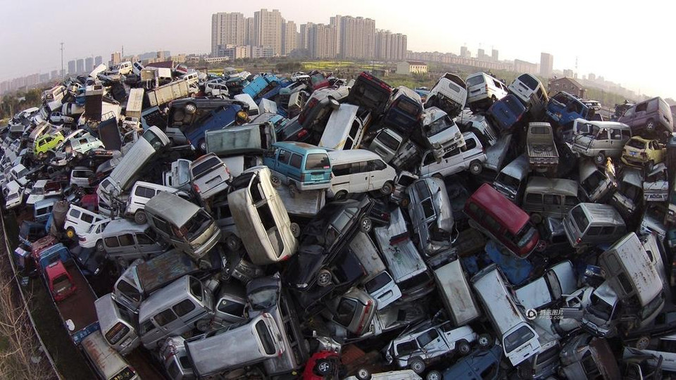 Những chiếc xe này đã không đủ điều kiện lưu thông trên đường. (Nguồn: QQ)