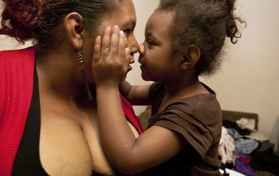 Jennifer và con gái. (Nguồn: ifeng.com)