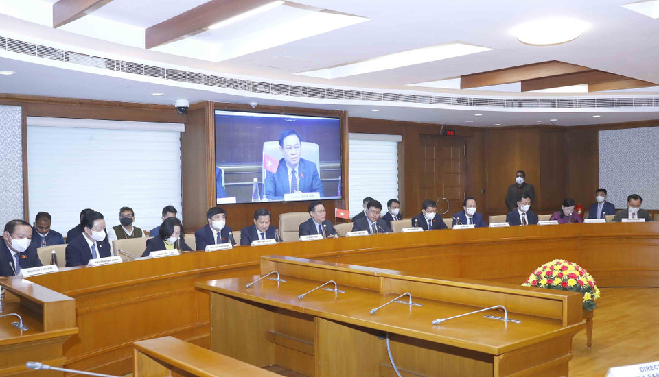 Sáng 17/12/2021 (theo giờ địa phương), tại Thủ đô New Delhi, Chủ tịch Quốc hội Vương Đình Huệ chào xã giao Chủ tịch Thượng viện Ấn Độ, Phó Tổng thống Venkaiah Naidu. (Ảnh: Doãn Tấn/TTXVN)