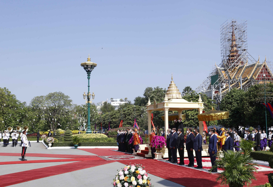 Quang cảnh Lễ đón Chủ tịch nước Nguyễn Xuân Phúc tại Cung điện Hoàng gia Campuchia. (Ảnh: Thống Nhất/TTXVN)