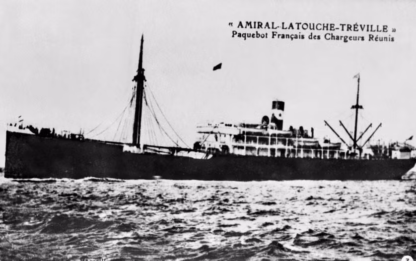 Ngày 5/6/1911, tại cảng Sài Gòn, người thanh niên yêu nước Nguyễn Tất Thành (Chủ tịch Hồ Chí Minh) quyết tâm ra đi trên con tàu Đô đốc Latouche-Tréville để thực hiện hoài bão giải phóng nước nhà khỏi ách nô lệ của thực dân, đế quốc. Cuộc hành trình qua 3 đại dương, 4 châu lục và gần 30 quốc gia đã đưa Người đến với chủ nghĩa Marx-Lenin, học thuyết cách mạng tiên phong của thời đại. (Nguồn: Tư liệu TTXVN)