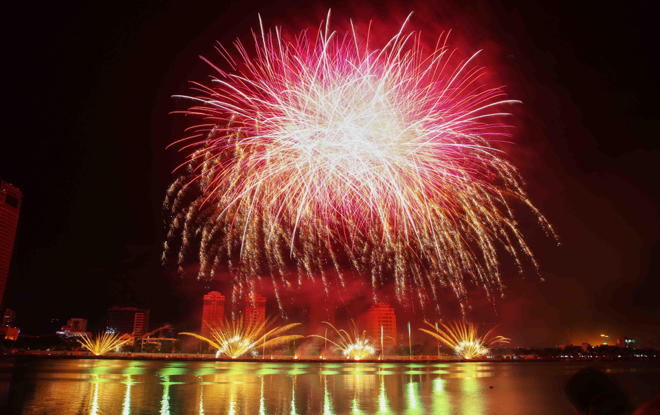 Màn trình diễn pháo hoa của đội Phần Lan. (Ảnh: Trần Lê Lâm/TTXVN)