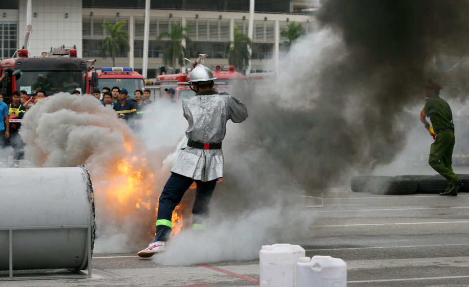 Phần thi Chạy tiếp sức 4x100m cứu người, chữa cháy