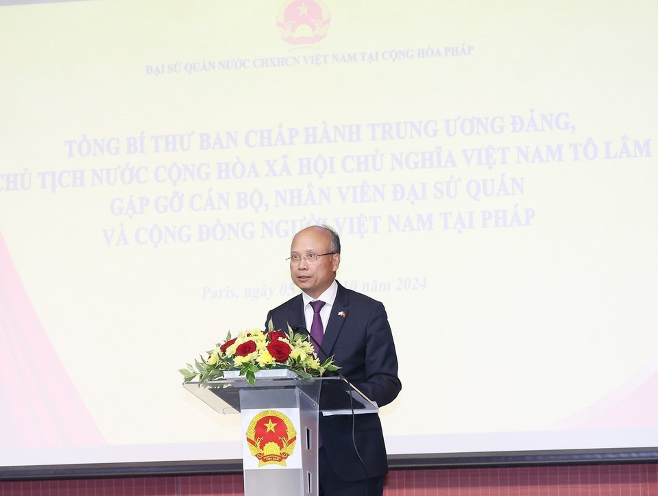 Đại sứ Việt Nam tại Pháp Đinh Toàn Thắng phát biểu. (Ảnh: Trí Dũng/TTXVN)