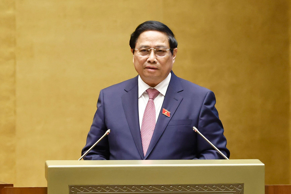 Thủ tướng Phạm Minh Chính trình bày Báo cáo kết quả thực hiện kế hoạch phát triển kinh tế-xã hội năm 2024, dự kiến kế hoạch phát triển kinh tế-xã hội năm 2025. (Ảnh: Doãn Tấn/TTXVN) Tiếp tục cập nhật./.