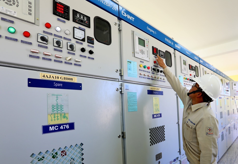 Vận hành phát điện tại nhà máy điện Mặt Trời Sê San 4, công suất 49MWp tại tỉnh Kon Tum. (Nguồn: TTXVN)