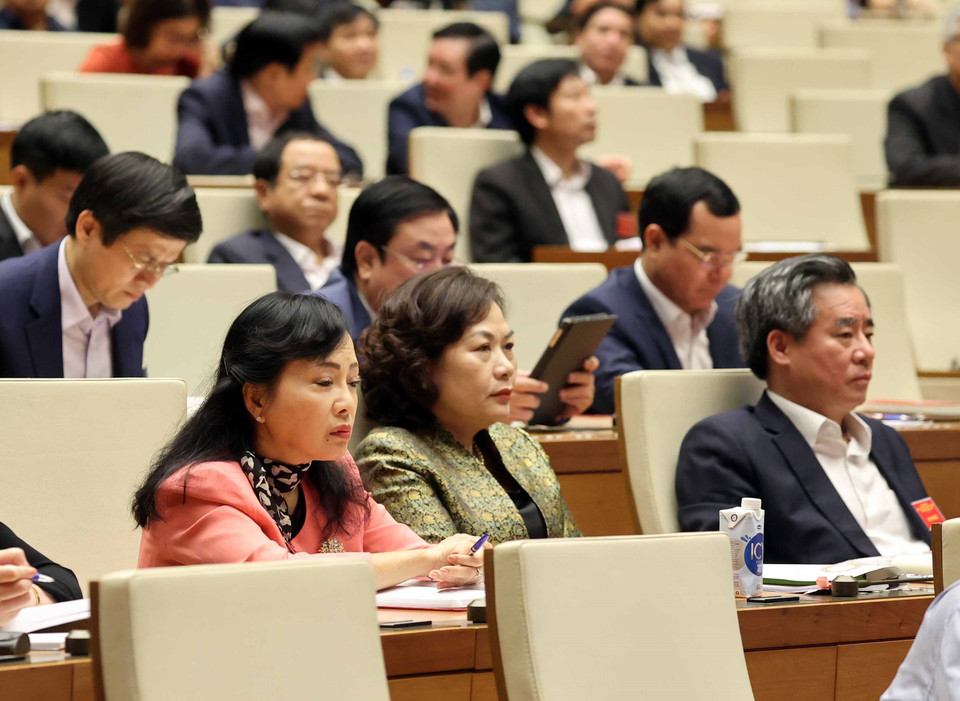 Các đại biểu dự Hội nghị tại điểm cầu chính - Phòng họp Diên Hồng, Nhà Quốc hội (Hà Nội), sáng 28/3/2021. (Ảnh: Thống Nhất/TTXVN)