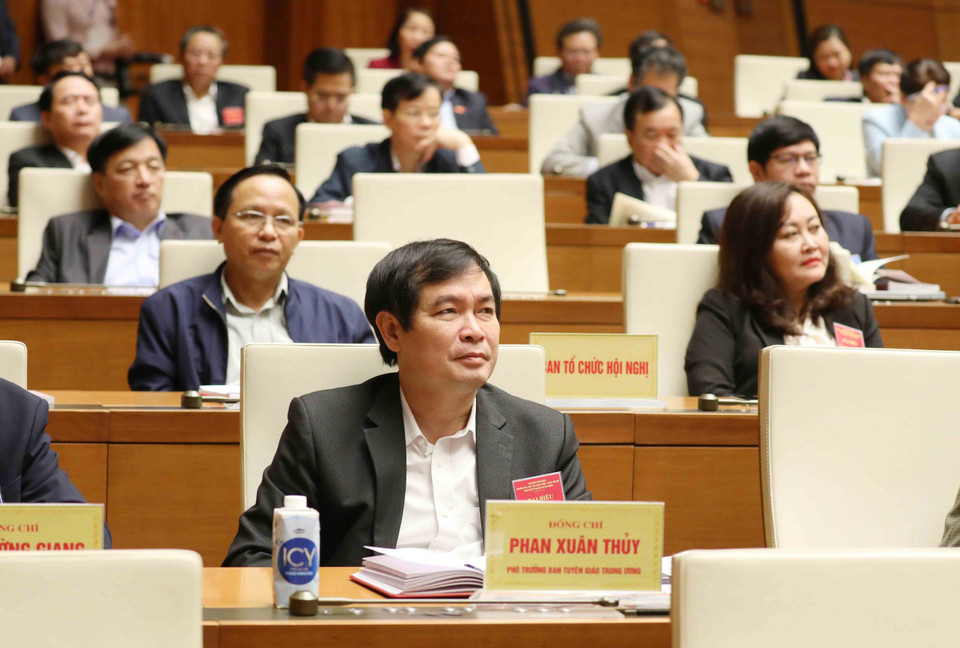 Các đại biểu dự Hội nghị tại điểm cầu chính - Phòng họp Diên Hồng, Nhà Quốc hội (Hà Nội), sáng 28/3/2021. (Ảnh: Phương Hoa/TTXVN)