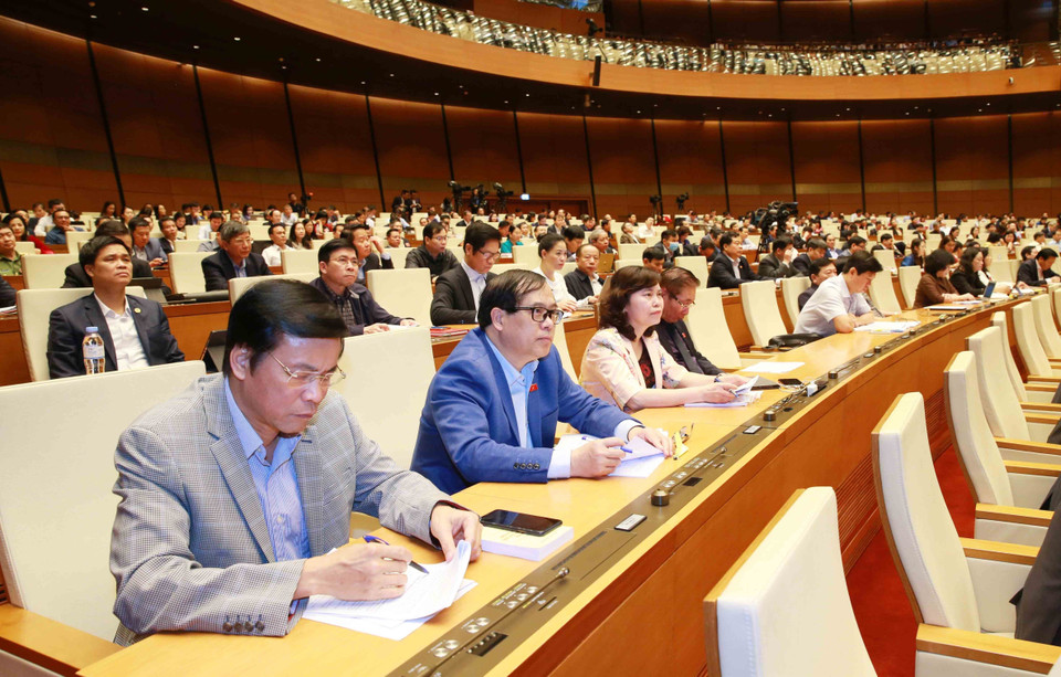 Các đại biểu dự Hội nghị tại điểm cầu chính - Phòng họp Diên Hồng, Nhà Quốc hội (Hà Nội), sáng 28/3/2021. (Ảnh: Phương Hoa/TTXVN)