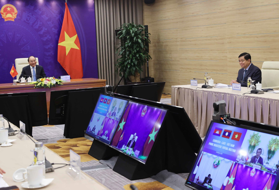 Thủ tướng Nguyễn Xuân Phúc và Đoàn đại biểu Việt Nam tại điểm cầu Hà Nội. (Ảnh: Thống Nhất/TTXVN)