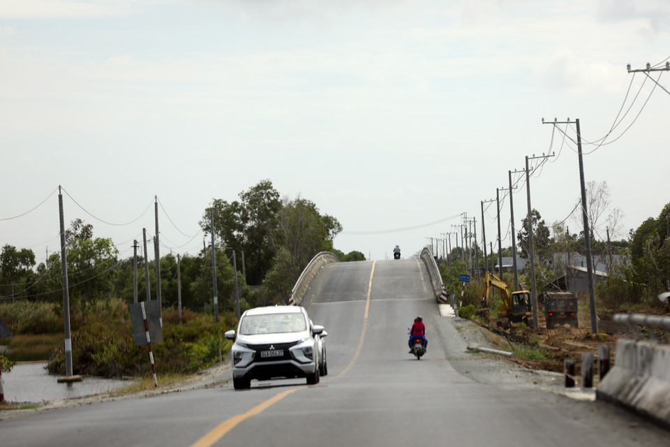 Công trình sẽ hoàn thành các hạng mục chính trước ngày 30/4/2021, vượt tiến độ từ 1,5-2 tháng so với tiến độ gia hạn được Bộ Giao thông Vận tải chấp thuận. (Ảnh: Huy Hùng/TTXVN)