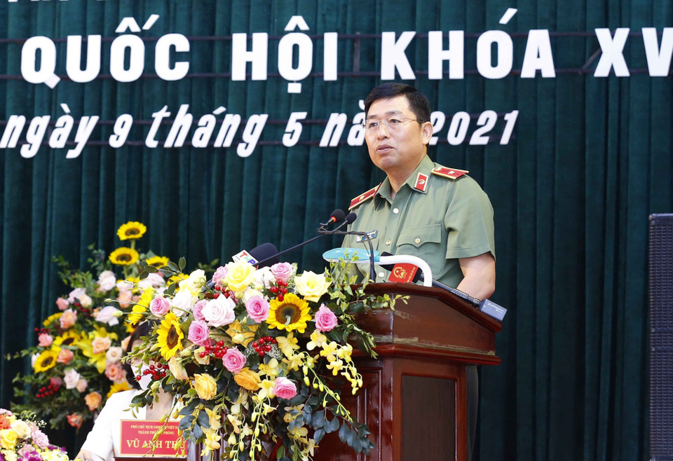 Ứng cử viên, Thiếu tướng Vũ Thanh Chương, Giám đốc Công an Thành phố Hải Phòng trình bày chương trình hành động. (Ảnh: Doãn Tấn/TTXVN)