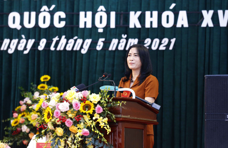 Ứng cử viên Nguyễn Hồng Vân, Phó Bí thư Đảng ủy Trường Đại học Hàng hải Việt Nam trình bày chương trình hành động. (Ảnh: Doãn Tấn/TTXVN)