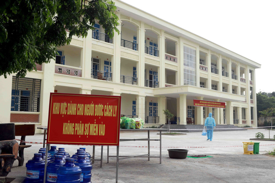 Khu nhà cách ly nhiều công dân có tiếp xúc với các ca F0 tại Trung đoàn 834. (Ảnh: Hoàng Hùng/TTXVN)