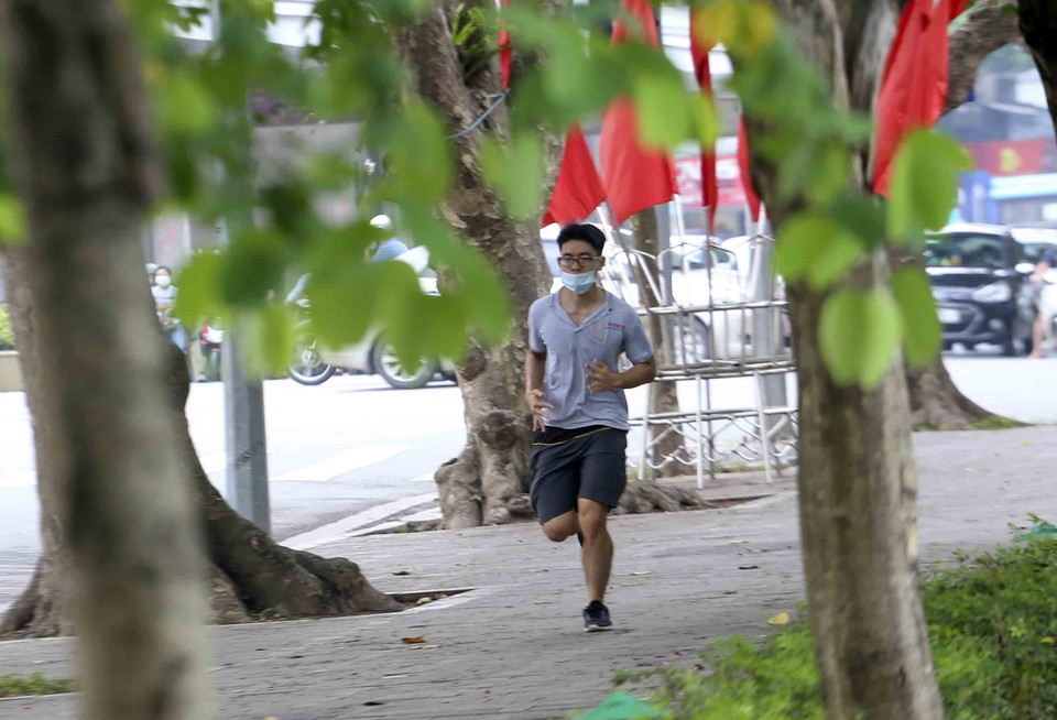 Đa số người dân có ý thức đeo khẩu trang. (Ảnh: Tuấn Đức/TTXVN)