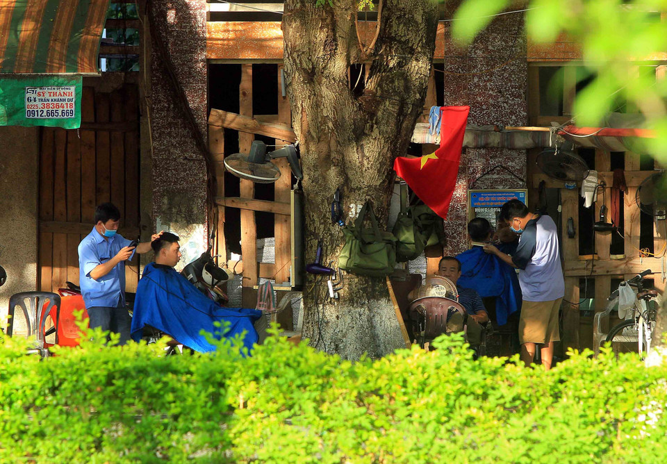 Các dịch vụ được phép mở trở lại. (Ảnh: An Đăng/TTXVN)