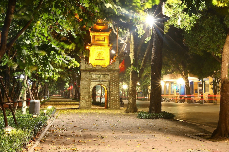 Tháp Hòa Phong trên phố Đinh Tiên Hoàng. (Ảnh: Minh Quyết/TTXVN)