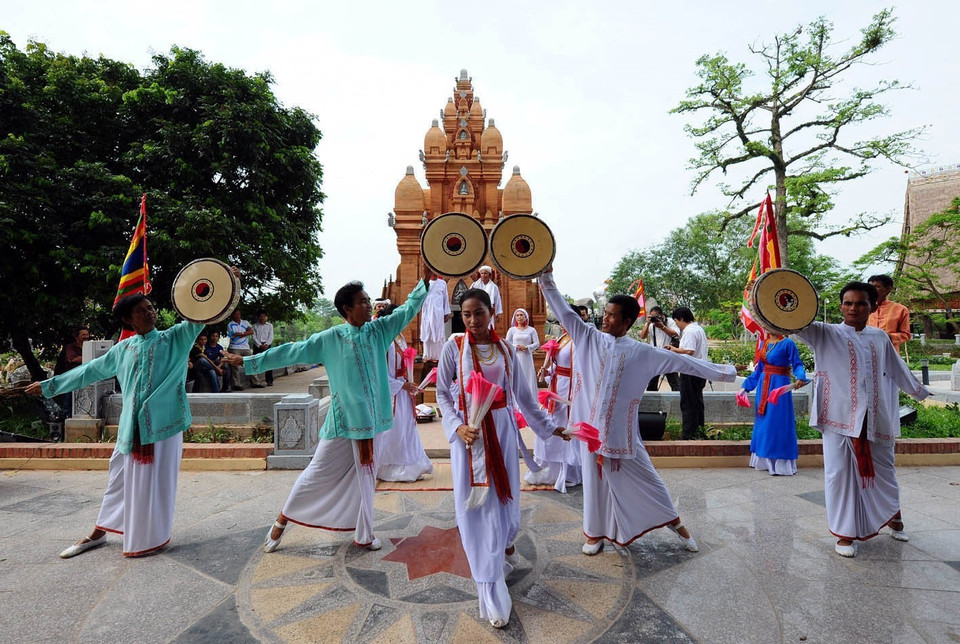 Trình diễn lễ hội văn hóa truyền thống của đồng bào dân tộc Khmer tỉnh Ninh Thuận. (Ảnh: Thanh Hà/TTXVN)