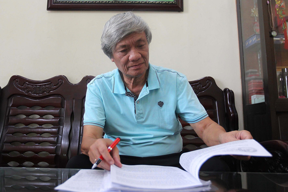 Nhà báo Hà Huy Hiệp, nguyên Trưởng Cơ quan thường trú Thông tấn xã Việt Nam tại Thành phố Hồ Chí Minh, tại nhà riêng trên đường Quốc Hương, Quận 2. (Ảnh: Thanh Vũ/TTXVN)