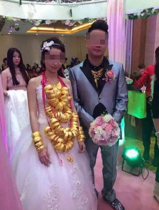 Còn đây là đám cưới của em trai chú rể từng gây xôn xao dư luận trước đó.