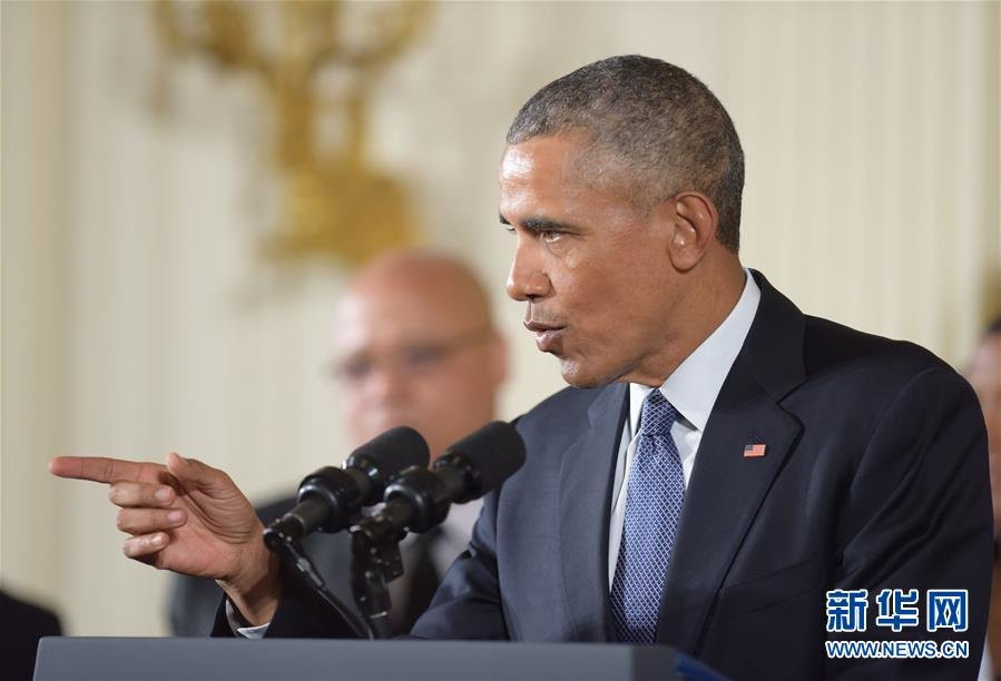 Tổng thống Obama đã chính thức công bố quy định mới nhằm thắt chặt kiểm soát súng đạn, trong đó có quy định tất cả những người bán súng đều phải có giấy phép, mở rộng việc điều trị tâm lý, thông báo công khai các trường hợp mắc bệnh tâm thần.