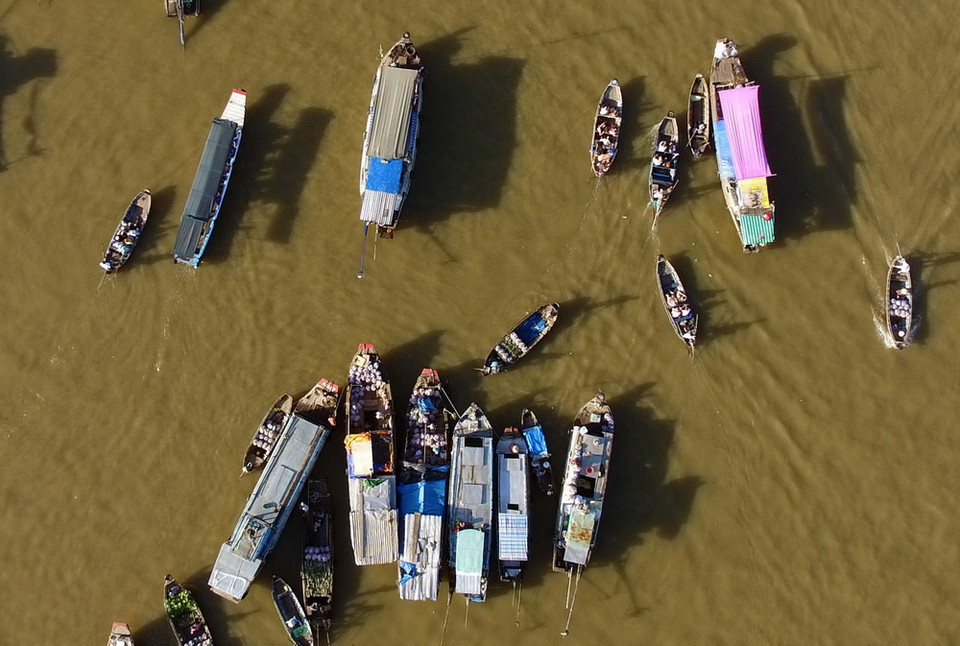 Trong năm 2016, chợ nổi Cái Răng đón khoảng trên 50.000 lượt du khách trong và ngoài nước. (Ảnh: An Hiếu/TTXVN)