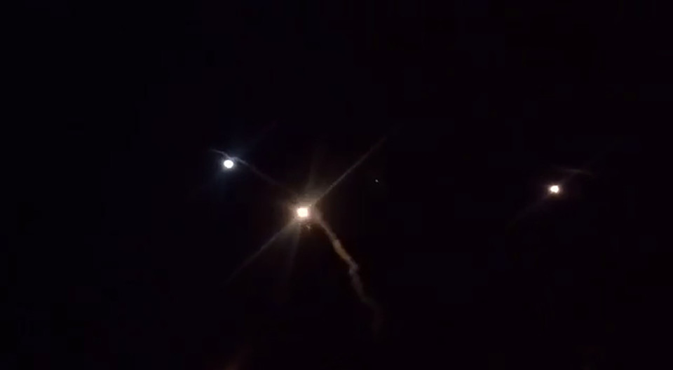 Rocket được phóng từ Iran xuống căn cứ quân sự Mỹ ở Ein-al Asad, Iraq. (Nguồn: AFP/TTXVN)