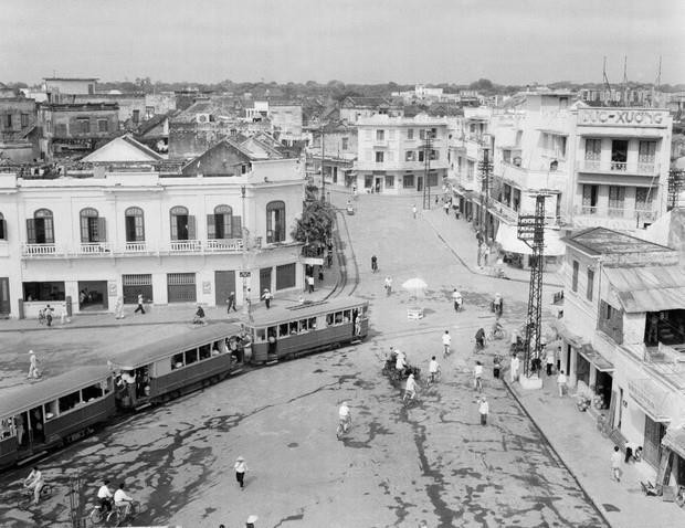 Ngã tư Hàng Đào (1960). (Ảnh: Minh Trường/TTXVN)