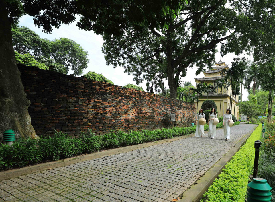 Lối vào Hậu Lâu - tòa lầu gác trong cùng, gần sát với Bắc Môn - cửa thành phía sau của Hoàng thành. (Nguồn: TTXVN)