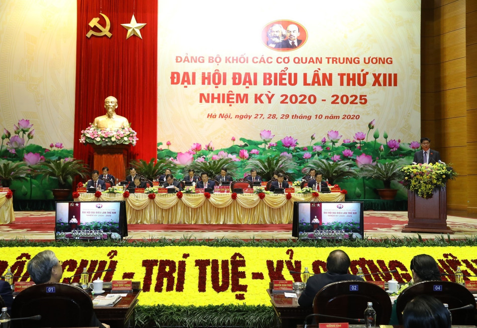 Đoàn Chủ tịch điều hành Đại hội. (Ảnh: Văn Điệp/TTXVN)